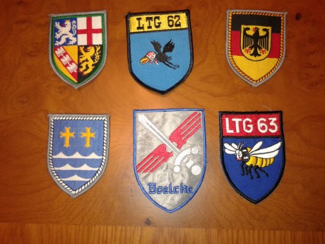 Vendo escudos en tela, todos ellos originales de distintas unidades del Ejercito alemán. La mayoría son 02