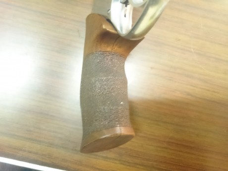 Vendo Smith and Wesson 686 de 6"  en calibre 357 mag  // 38 special, junto al revolver, se añade 11