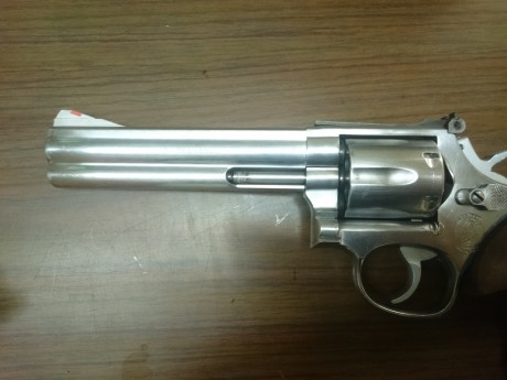 Vendo Smith and Wesson 686 de 6"  en calibre 357 mag  // 38 special, junto al revolver, se añade 22