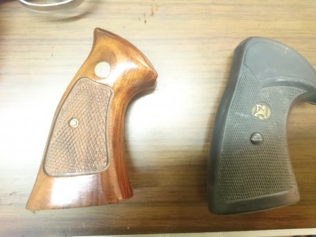 Vendo Smith and Wesson 686 de 6"  en calibre 357 mag  // 38 special, junto al revolver, se añade 30