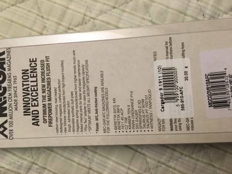 Vendo cargador  9mm para 1911 de 10 tiros nuevo sin extrenar PVP 30 € mas portes
Lo vendo por 25 €  portes 10