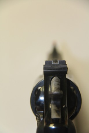 Hola, ofrezco mis dos SMITH: 
1. S&W 586 4" PAVON 350€
2. S&W 686 6" ACERO 450€
Los 11