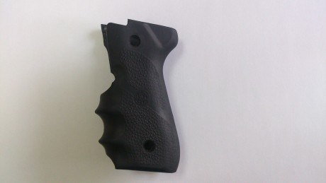 Buenas,

      Vendo cachas HOGUE para Beretta 92, de goma. Estado excelente, ni un rasguño.

Vendidas!!! 00
