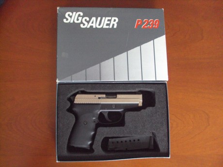 Vendo pistola SigSauer modelo P239, 9mm, estado óptimo, arma muy portable guiada con licencia F, dos cargadores 01