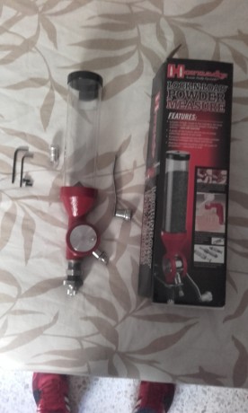 Hola , vendo dosificador Hornady, practicamente a estrenar, usado una semana. 80 euros. Gracias y un saludo 00