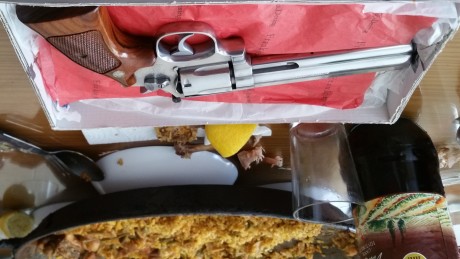 El 24 del corriente he cumplido 58 años.
Y mi familia me ha regalado esto;
 Saludos.
Pd;  La paella buena 00