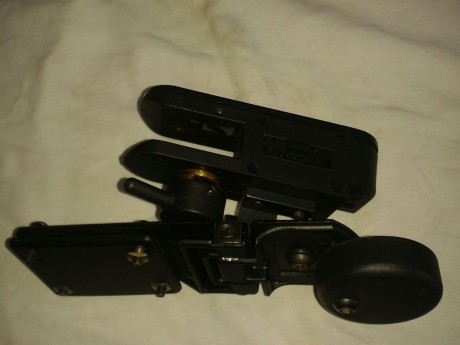 Saludos, después de deshacerme de la glock, es evidente que la funda no me hace falta, así que si alguno 02
