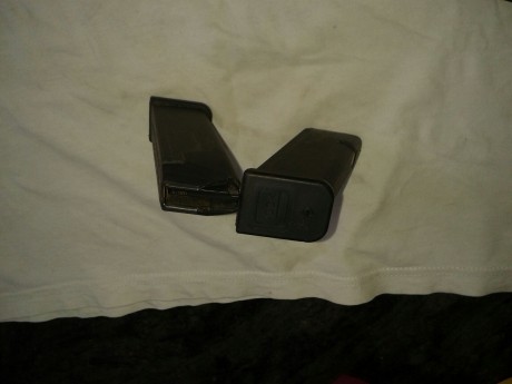 Saludos, tengo dos cargadores de Glock y no tengo pistola. Los pongo a la venta por 20 euros la unidad 01