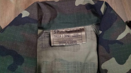 Hola, vendo uniforme militar boscoso camuflaje del ejército de tierra nunca usado en la Talla 3N, el tejido 00