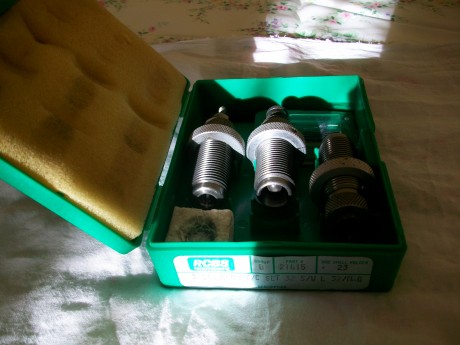 En Madrid, vendo dies RCBS calibre 32 S&WL-32Mg, en perfecto estado, sin Shell Holder. 50 Euros mas 02