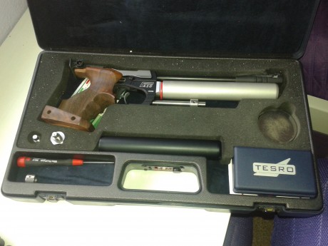 Vendo Tesro PA10 en perfecto estado, muy cuidada y con maletin original. 
Quien conoce esta pistola sobra 01