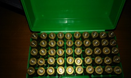 Hola a todos.

Tengo un lote para recargar 222.

-200 vainas Norma en cajas RCBS, con uno o ningún tiro.
-100 01