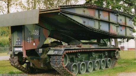 Como he dicho otras muchas veces, cuando pensamos en un campo de batalla moderno, lo primero que nos viene 72