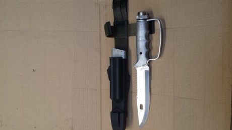 Vendo cuchillo EXPLORA Survival de MARTO con todos sus componente . El mango esta un poco gastado , por 02