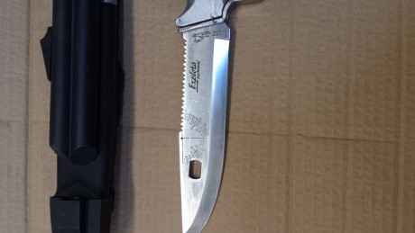 Vendo cuchillo EXPLORA Survival de MARTO con todos sus componente . El mango esta un poco gastado , por 00