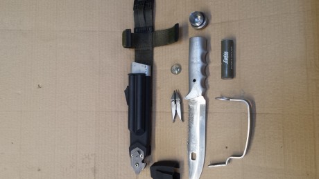 Vendo cuchillo EXPLORA Survival de MARTO con todos sus componente . El mango esta un poco gastado , por 10