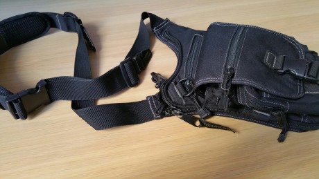 Vendo esta bandolera táctica de la marca Vega Holster fabricada en cordura de muy alta calidad. 

La vendo 02
