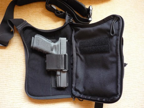 Vendo esta bandolera táctica de la marca Vega Holster fabricada en cordura de muy alta calidad. 

La vendo 01