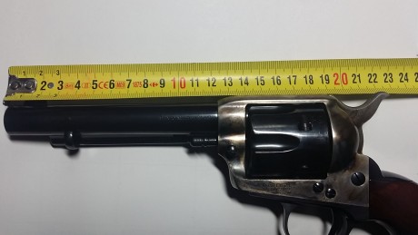 Por jubilación se vende     Revolver 1873 Single-Action Cattleman Uberti 357 magnum - 38 especial ,  5,5. 01