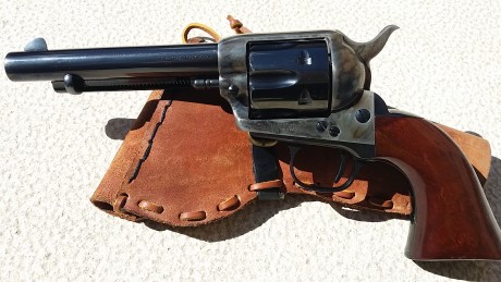 Por jubilación se vende     Revolver 1873 Single-Action Cattleman Uberti 357 magnum - 38 especial ,  5,5. 00