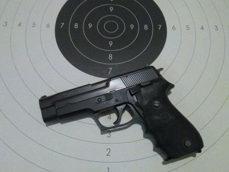 Vendo sig sauer p-220 cal. 9 para, con cachas hogue y las originales. En perfecto estado.

Precio 250€ 01