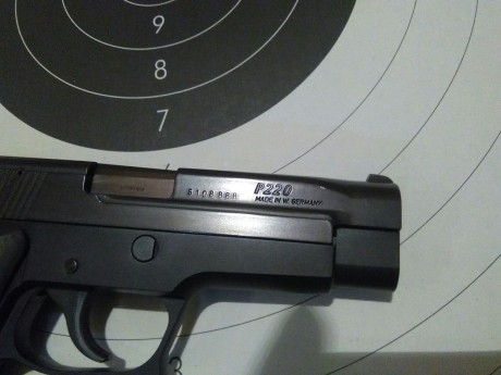 Vendo sig sauer p-220 cal. 9 para, con cachas hogue y las originales. En perfecto estado.

Precio 250€ 00