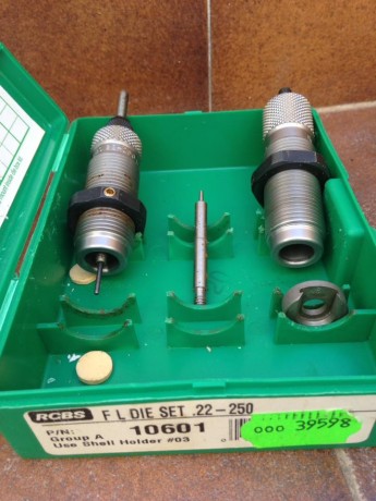 Vendo Dies RCBS mas galga de Lee para recortar vainas y 125 vainas , se compraron nuevas y solo se cargaron 01