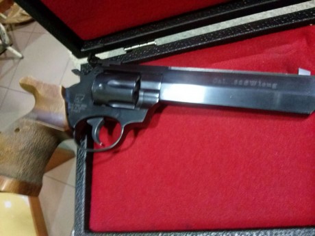 Venden revolver Alfa calibre 32 muy poco uso maletín de  transporte ,  esta en gerona. Precio 450€
REBAJADO 01