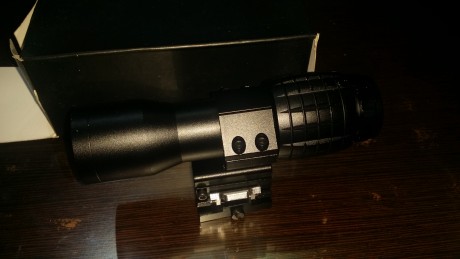 Vendo accesorios  varios .punto rojo modelo 551,magnificador 5x y freno de boca.para más preguntas por 02