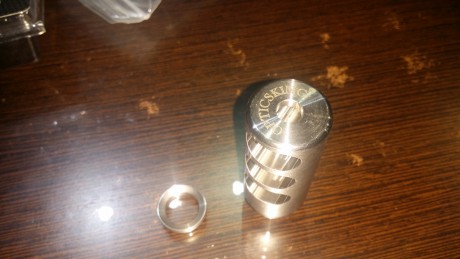 Vendo accesorios  varios .punto rojo modelo 551,magnificador 5x y freno de boca.para más preguntas por 11