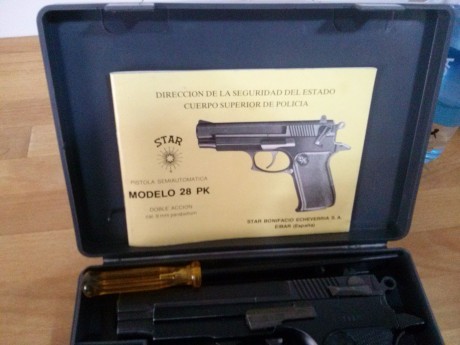 Pistola Star 28PK. Impresionante estado, en su caja original con marcajes del Cuerpo Superior de Policía, 00