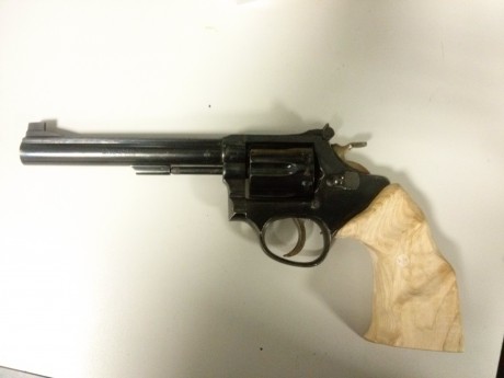 Se vende revolver Taurus .38spl, cañón 6 pulgadas, con miras regulables.
135€
El arma está en Madrid.
Rebajado 01