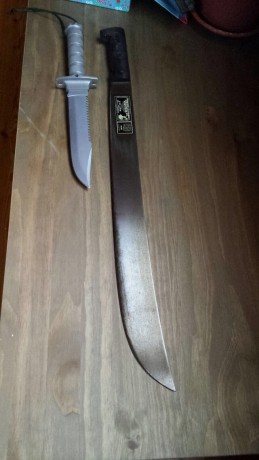 Vendo este impresionante Machete original fabricado en Guatemala por Collins & Co.Hartford, tiene 01