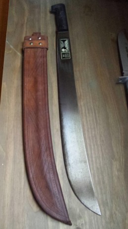Vendo este impresionante Machete original fabricado en Guatemala por Collins & Co.Hartford, tiene 12
