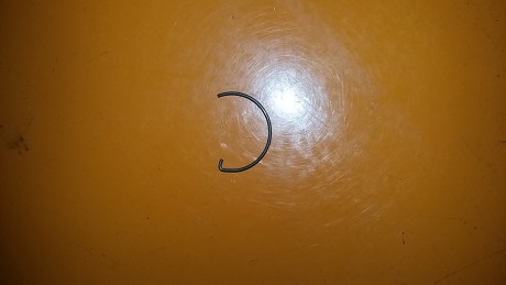 Hola compis. Ando buscando el circlip o grupilla para un seater die de hornady. ¿Alguien sabe donde se 00