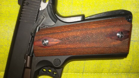Vendo pistola SigSauer 1911 calibre 22. Prácticamente sin uso, habrá disparado máximo 30-40 cartuchos. 31