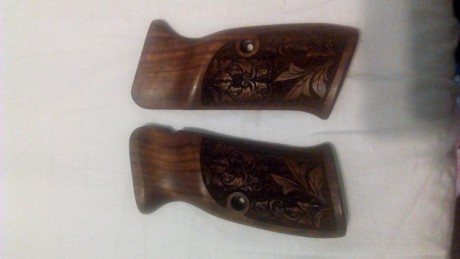 Pongo a la venta unas cachas de madera totalmente nuevas para la Cz 75. Son una auténtica virguería. El 00