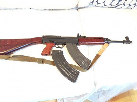 Hola, vendo CZ858 cal 7,62X39
esta muy nuevo como se ve en las fotos
Es el AK 44 Yugo. o Kalashnikov
Ya 11