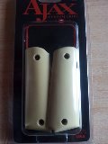 Cachas para 1911 y Clones.-

Son blancas muy bonitas y originales dentro de su caja.-

Made in USA.-

50 00