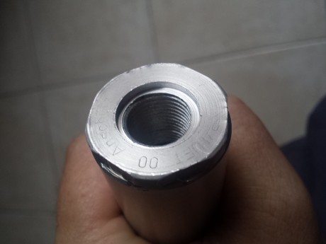 Vendo deposito de antzuz preparado para roscar en regulador de paintball tengo dos y me sobra uno solo 01