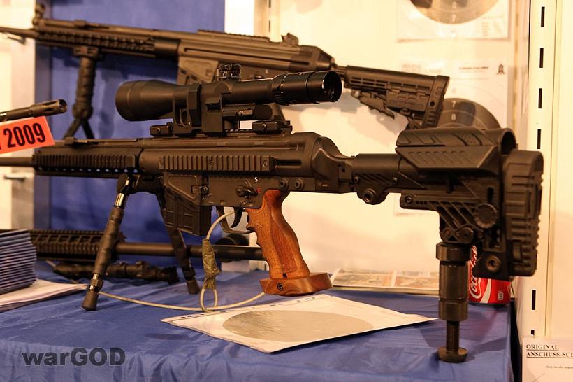 Parece que los militares españoles tienen buena preparación en lo de combate real...
 http://www.libertaddigital.com/nacional/toda-la-unidad-estaba-empenada-en-combate-el-propio-capitan-abria-fuego-1276370628/ 120