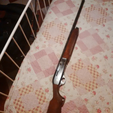 Vendo por exceso de armas Lanber semiautomática calibre 12 modelo Victoria II en perfecto estado. Tiene 02