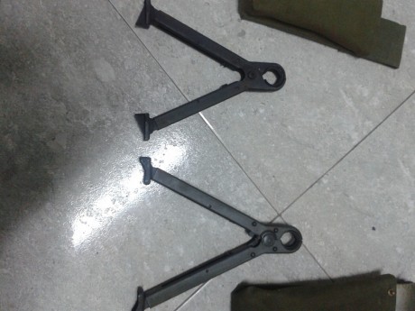 Hola vendo dos bipodes de cetme/ cetmeton/ mauser, uno mas largo que el otro, ambos telescopicos con sus 12