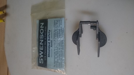 Seguro Ambidiestro Sobredimensionado SWENSON con protección para el pulgar para 1911

Usado una vez.

Precio 02
