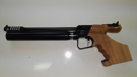PISTOLA PARDINI MODELO K2, MUY POCO USO, TRES BOTELLAS, MALETIN, NO TENGO LA CAJA ORIGINAL.
EMPUÑADURA 01