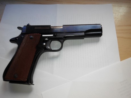 Buenas tardes.

Vendo esta pistola Star modelo AS en calibre 9mm.Largo.

El arma presenta buen estado 00