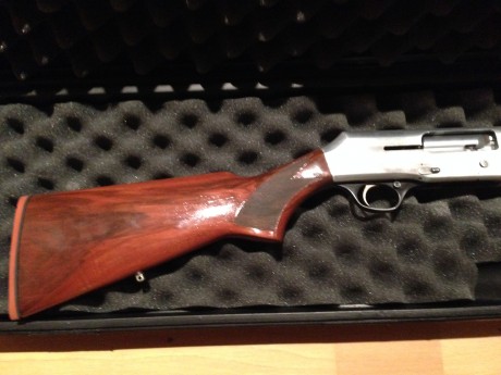 Se vende escopeta Browning B80 restaurada de maderas y culatin goma, perfecta como segunda escopeta y 01