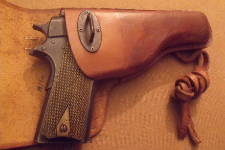 .
Un amigo vende una  COLT 1914 KONGSBERG. 

Pavón original al 99%. Funcionamiento perfecto. Todos los 11