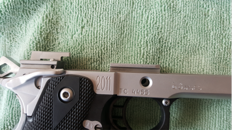Muy buenas a todos!!!!

Pongo a la venta esta magnifica arma por no usar.
La pistola esta completamente 20