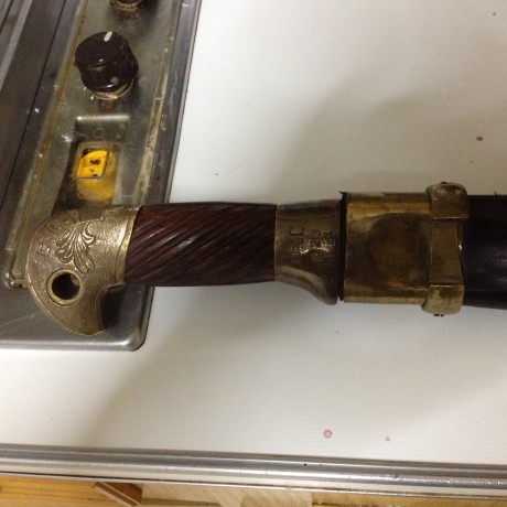 hola me he comprado este sable  cosaco quisiera saber si es una replica o es autentico 10